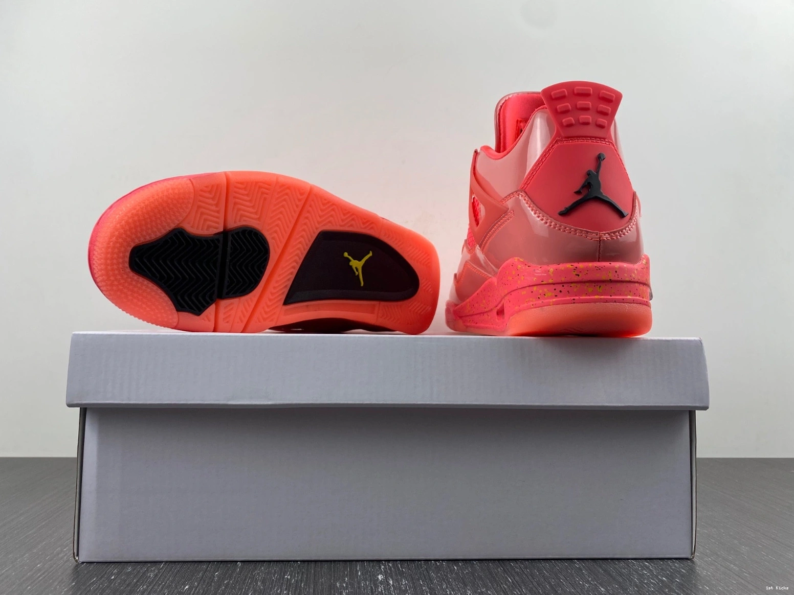 - AQ9128-600 4 Punch Jordan (W) Retro Hot 0101